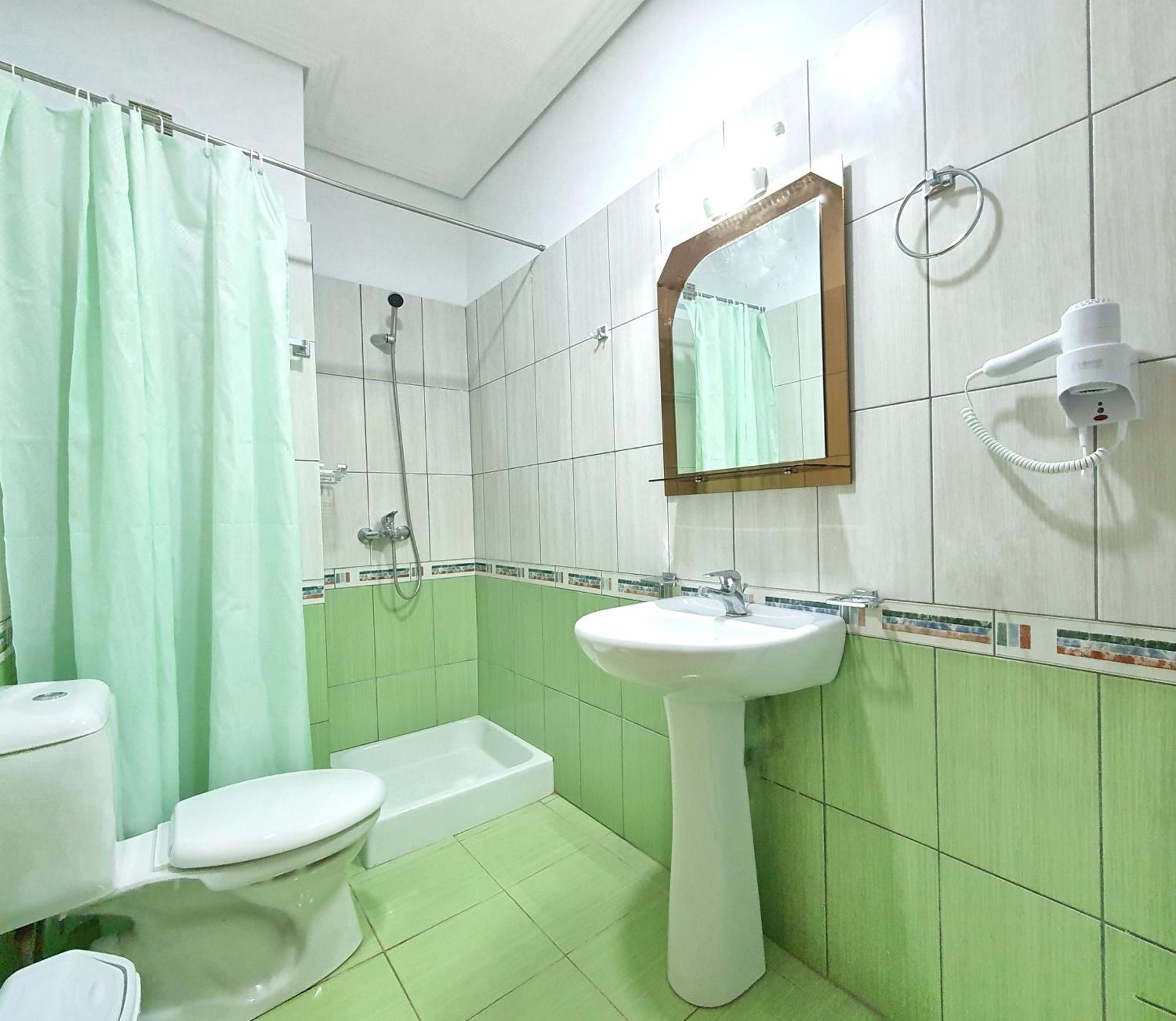 Allure Apartment Sarande Bilik gambar